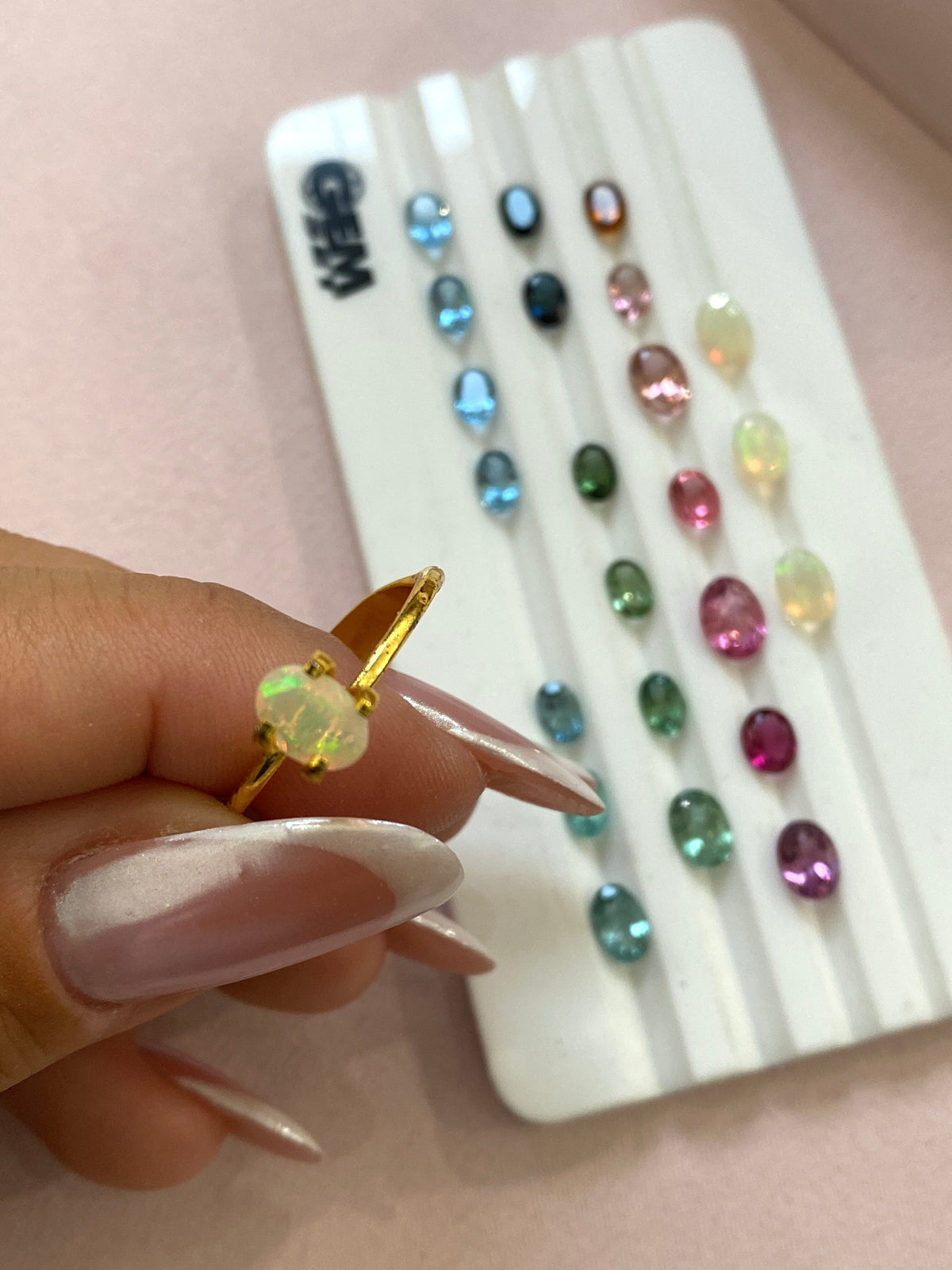 OPALE BIANCO - crea il tuo anello
