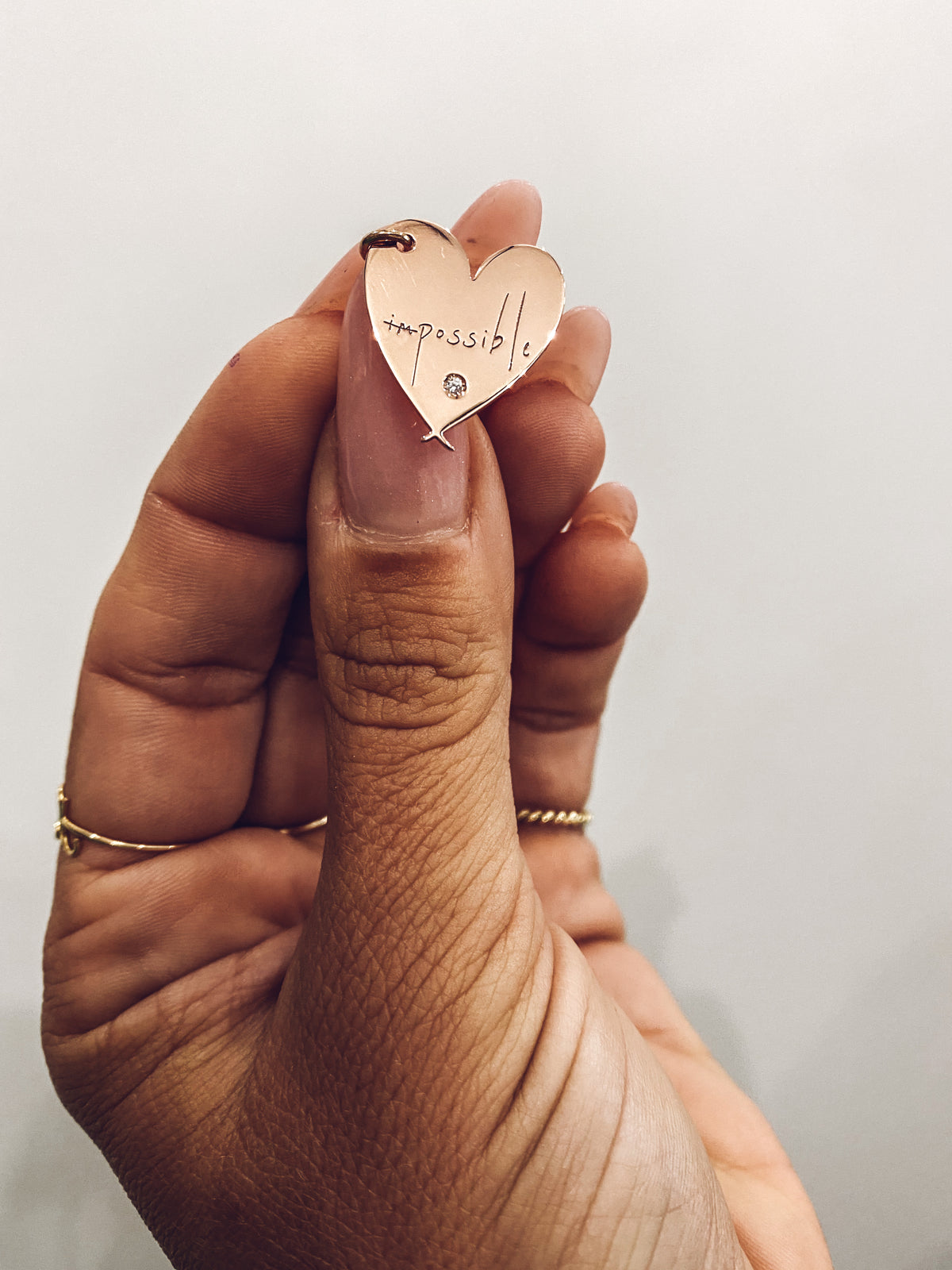Ciondolo Cuore Inciso e Incastonato
